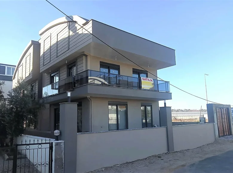 Dúplex 4 habitaciones 180 m² Muratpasa, Turquía