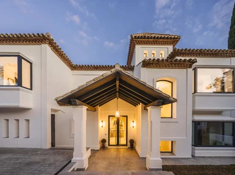 5 bedroom villa 461 m² Marbella, Spain