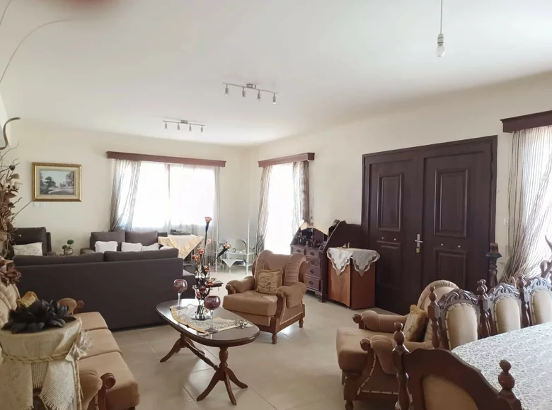 villa de 3 chambres 220 m² Agios Therapon, Chypre