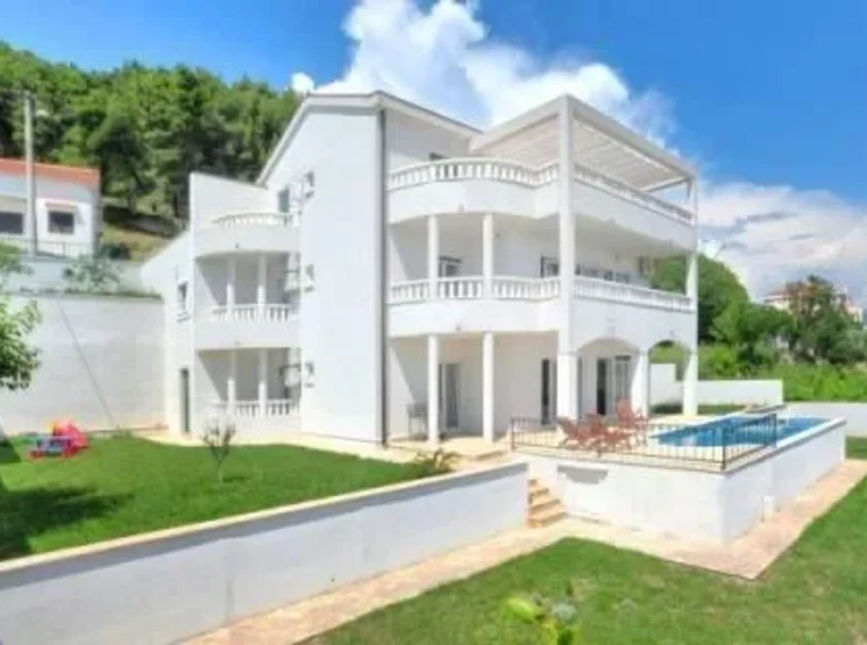 Villa 9 bedrooms 600 m² Grad Split, Croatia