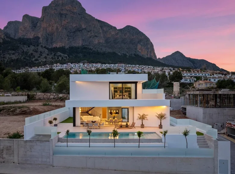 3-Schlafzimmer-Villa 306 m² Polop, Spanien