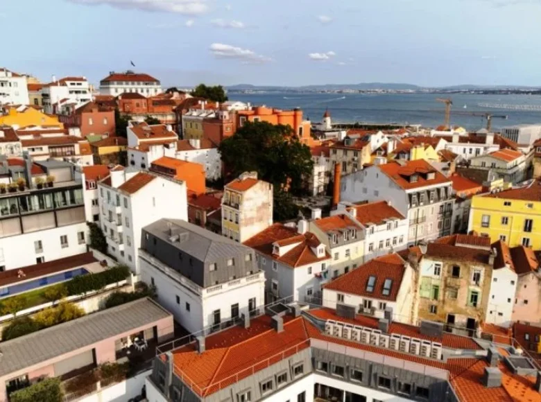 Квартира 2 спальни 83 м² Misericordia, Португалия