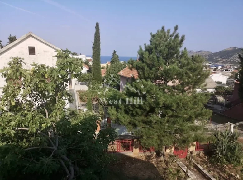 Дом 6 комнат 180 м² Добра Вода, Черногория