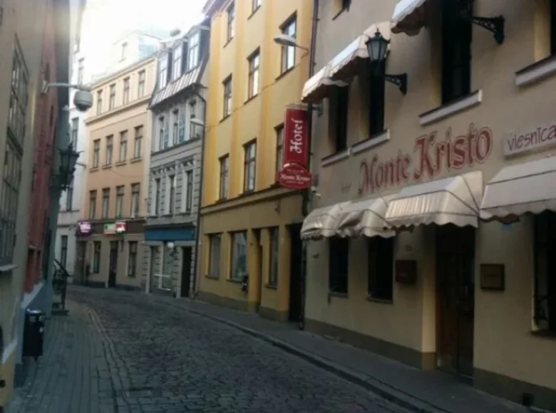 Maison des revenus 1 349 m² à Riga, Lettonie