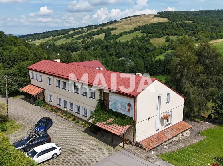 Restaurant 650 m² in Chyrowa, Poland