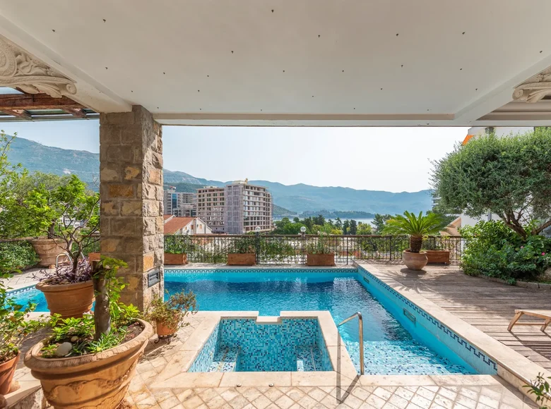 Villa 14 zimmer 1 264 m² Budva, Montenegro