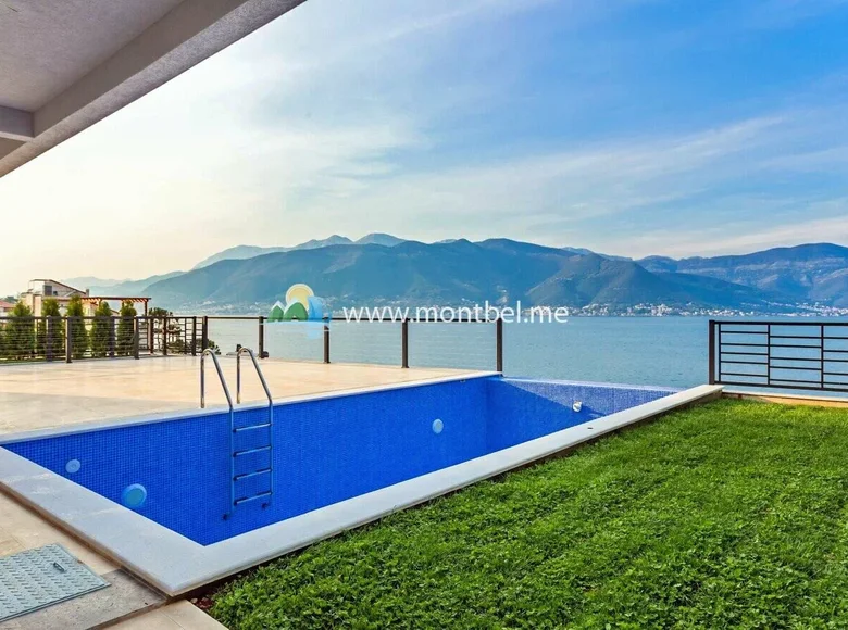 4 bedroom Villa 330 m² Krasici, Montenegro