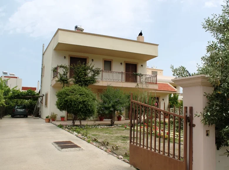 Villa mit 2 Schlafzimmern 170 m² Ialysos, Griechenland