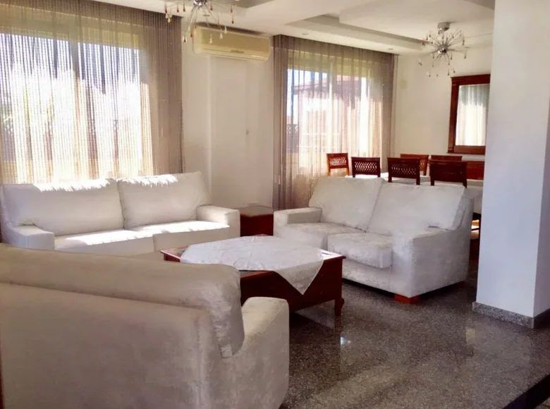 Villa 7 zimmer 254 m² Demos Agiou Athanasiou, Zypern