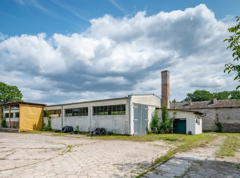 Магазин 439 м² Ястрове, Польша