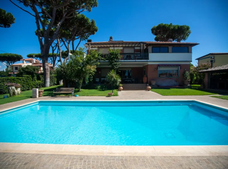 4 bedroom Villa 500 m² Lido di Ostia, Italy