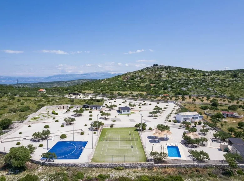 Дом 5 спален 230 м² Сплитско-Далматинская жупания, Хорватия