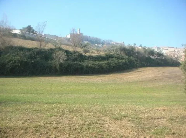 Parcelas 11 habitaciones 510 000 m² Terni, Italia
