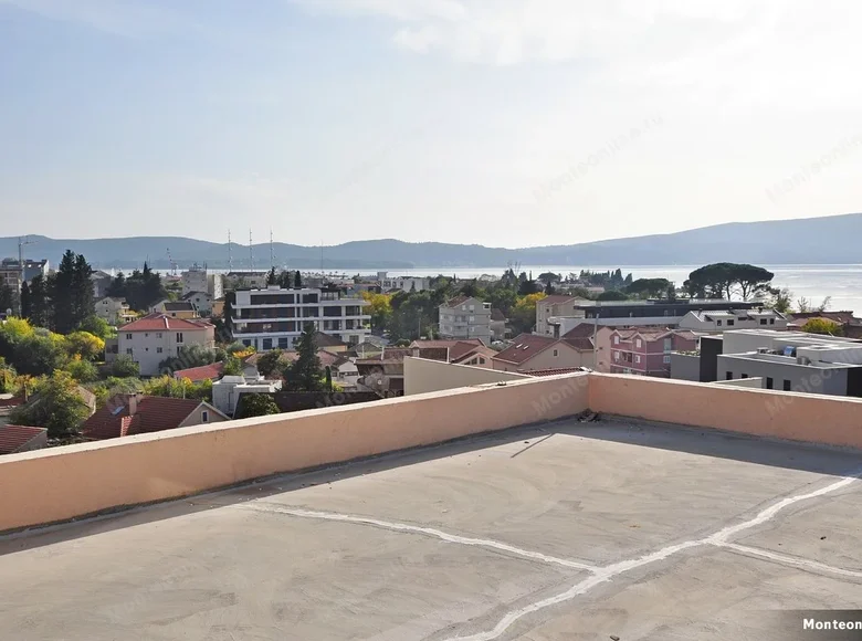 3 bedroom apartment 252 m² Tivat, Montenegro