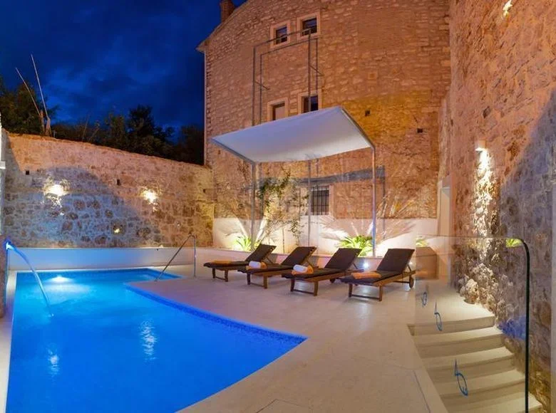 Villa 230 m² Opcina Dezanovac, Croatia