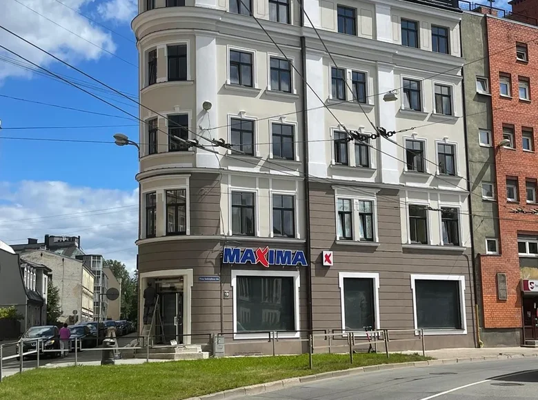 Maison des revenus 1 403 m² à Riga, Lettonie