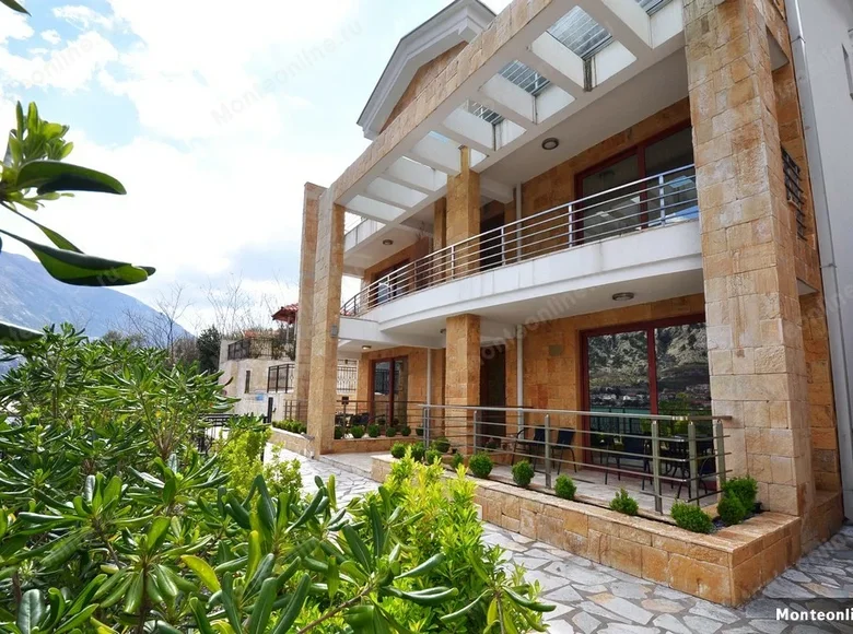 6 bedroom villa 400 m² Muo, Montenegro