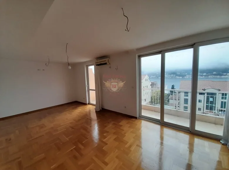 Mieszkanie 4 pokoi 108 m² Czarnogóra, Czarnogóra