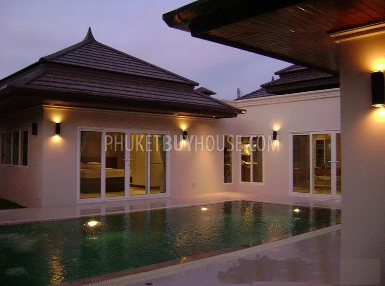 Villa mit 2 Schlafzimmern 145 m² Rawai, Thailand
