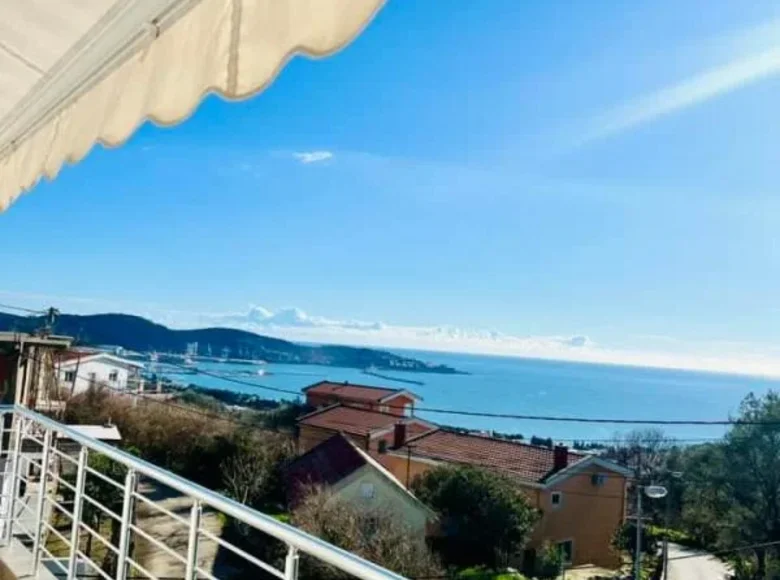 3 bedroom house 220 m² Petrovac, Montenegro