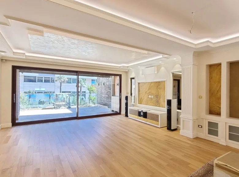 2 bedroom apartment 115 m² Budva, Montenegro