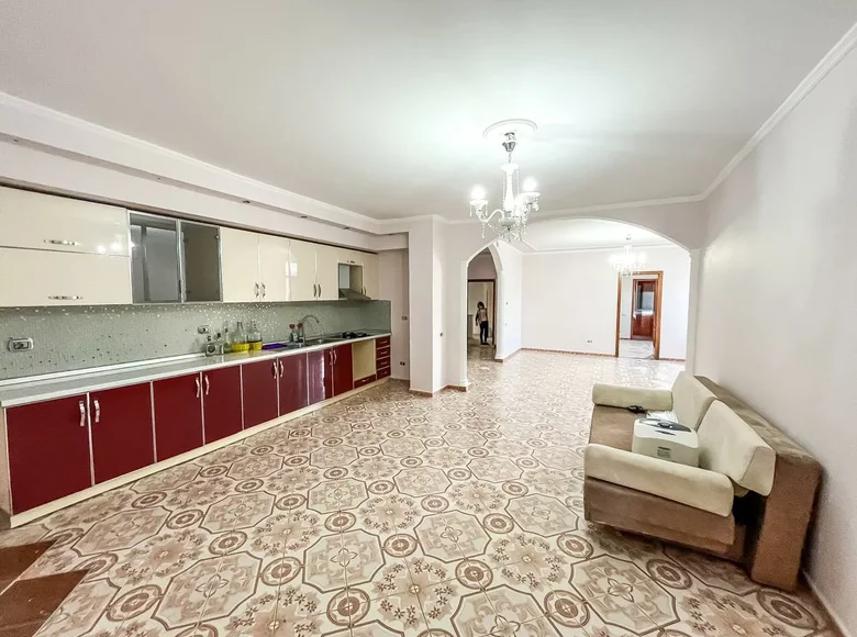 Квартира 3 комнаты 131 м² Дуррес, Албания