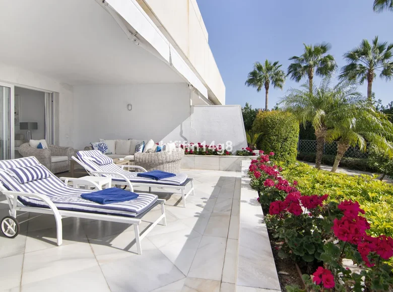 2 bedroom apartment 120 m² Marbella, Spain