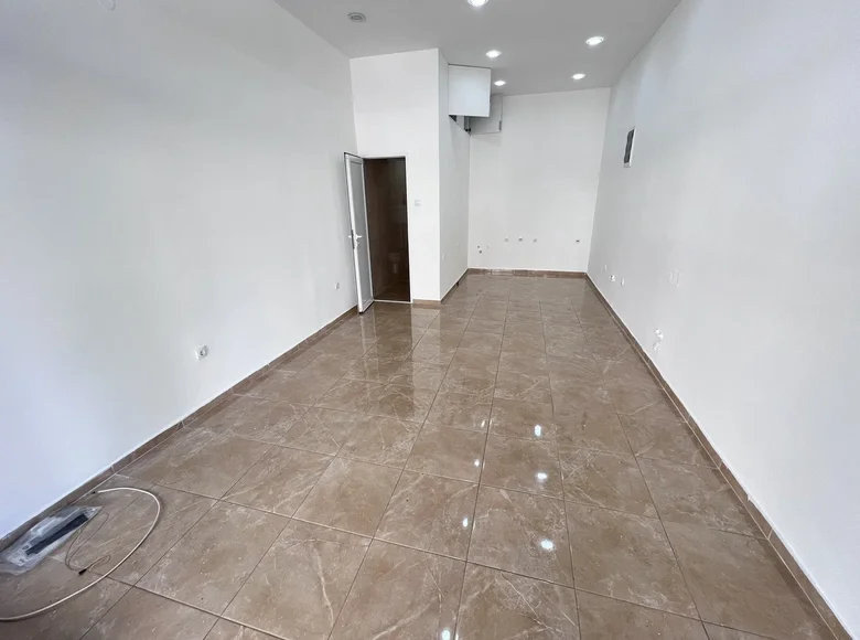 Propiedad comercial 29 m² en Budva, Montenegro