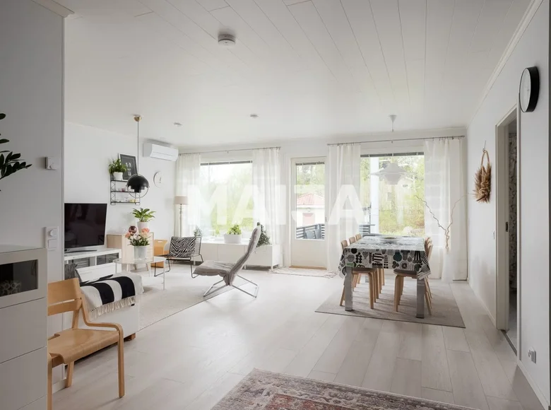 Дом 4 комнаты 104 м² Vaajakoski, Финляндия