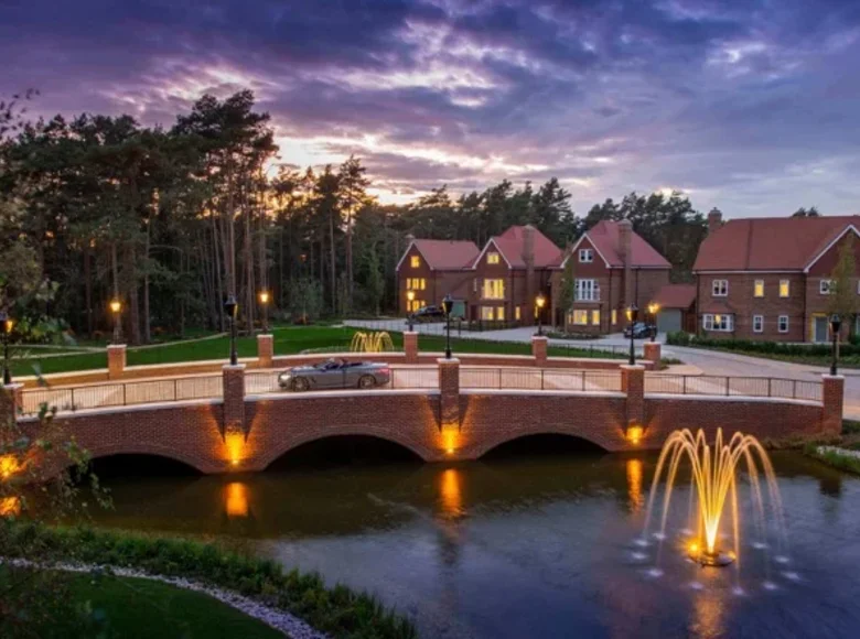 3 bedroom house 104 m² Fleet, United Kingdom