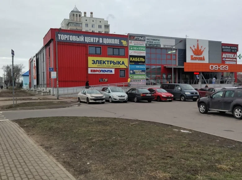 Tienda 12 m² en Zdanovicy, Belarús