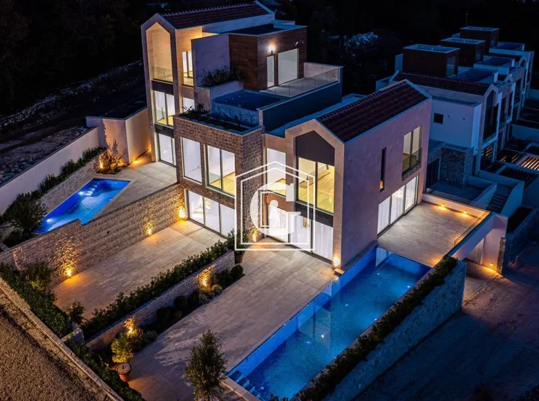 Adosado 3 habitaciones 101 m² Tivat, Montenegro
