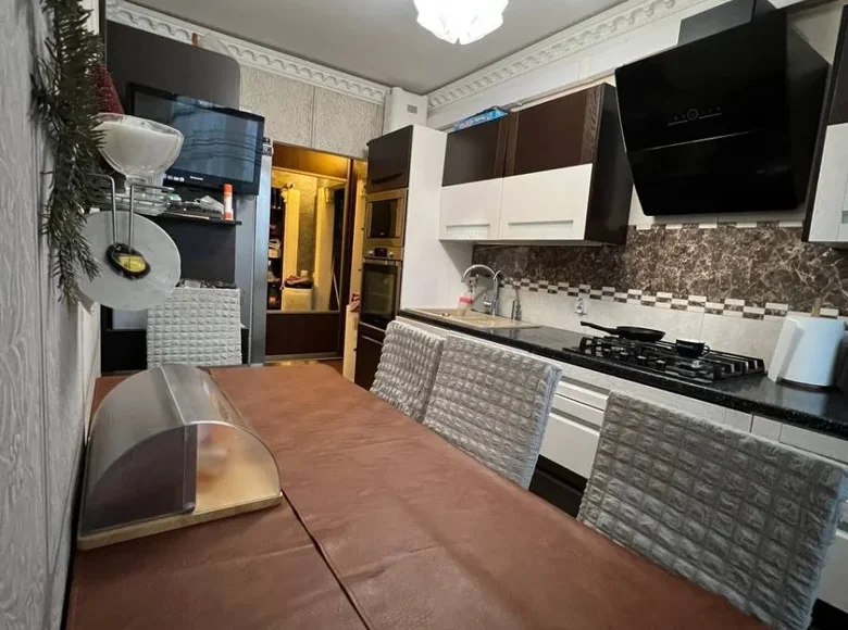 Mieszkanie 3 pokoi 70 m² Warszawa, Polska