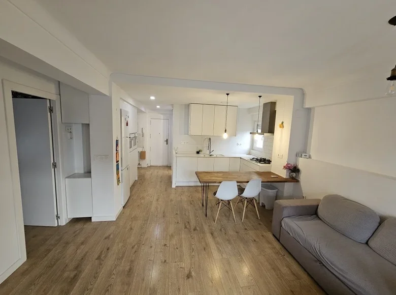 Mieszkanie 3 pokoi 78 m² Walencja, Hiszpania