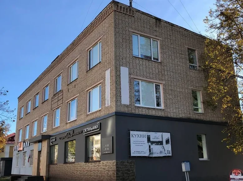 Propiedad comercial 301 m² en Zhlobin, Belarús