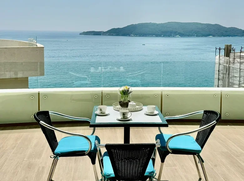 1 bedroom apartment  Becici, Montenegro