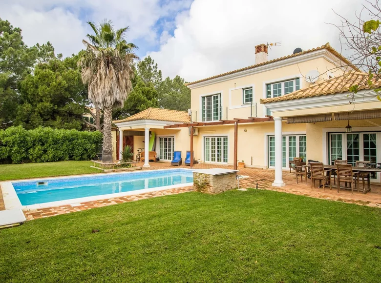 3 bedroom villa 300 m² Loule, Portugal