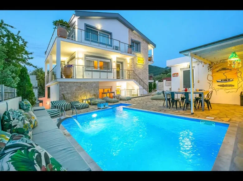 5-Schlafzimmer-Villa 270 m² Skala Rachoniou, Griechenland