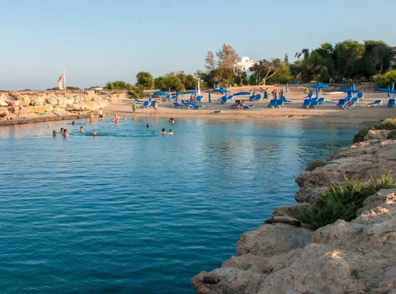 Hotel 1 500 m² Paralimni, Cypr