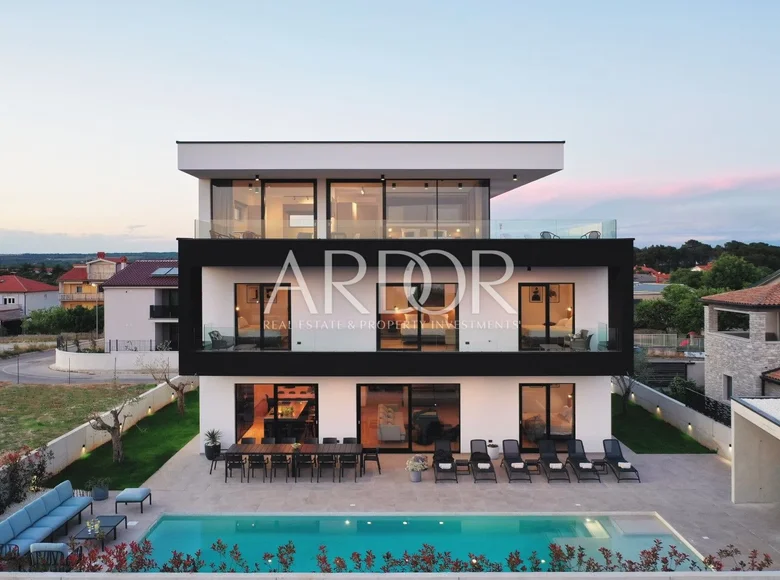 7 bedroom villa 470 m² Grad Pula, Croatia