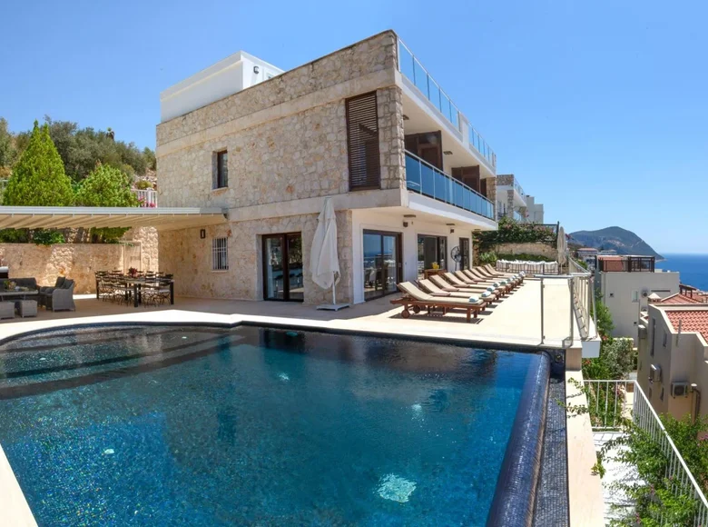 Villa de 7 dormitorios 300 m² Kalkan, Turquía