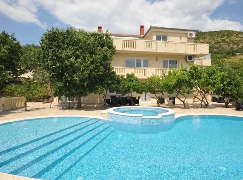 Apartment 6 bedrooms 264 m² Tivat, Montenegro