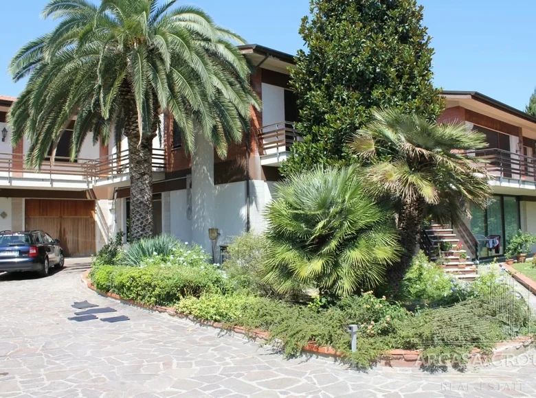 Villa 8 Schlafzimmer 700 m² Pedaso, Italien