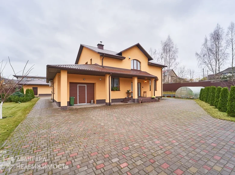Коттедж 5 комнат 271 м² Ратомка, Беларусь