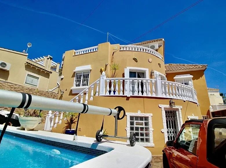 Вилла 4 спальни 180 м² Ориуэла, Испания