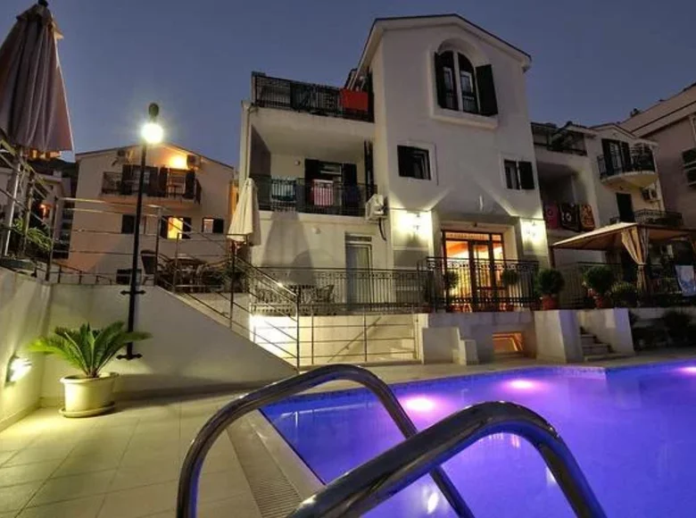 Maison 755 m² Petrovac, Monténégro