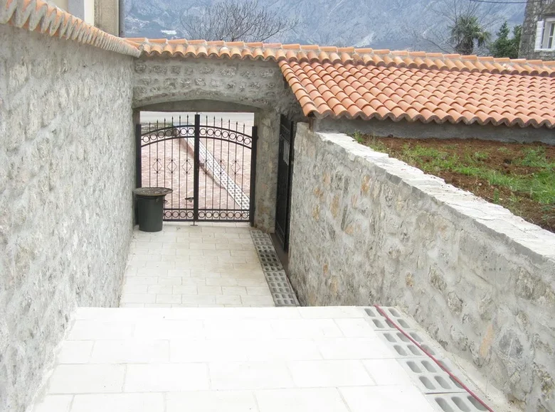 villa de 5 chambres 400 m² Muo, Monténégro