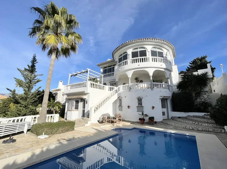 4-Schlafzimmer-Villa 287 m² Mijas, Spanien