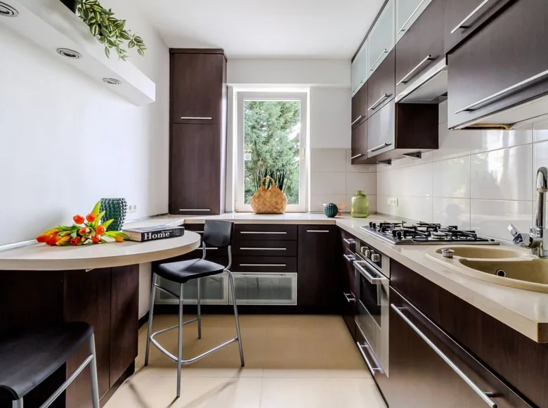 Mieszkanie 3 pokoi 61 m² Warszawa, Polska