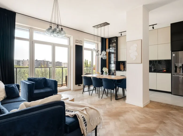 Mieszkanie 4 pokoi 95 m² Warszawa, Polska